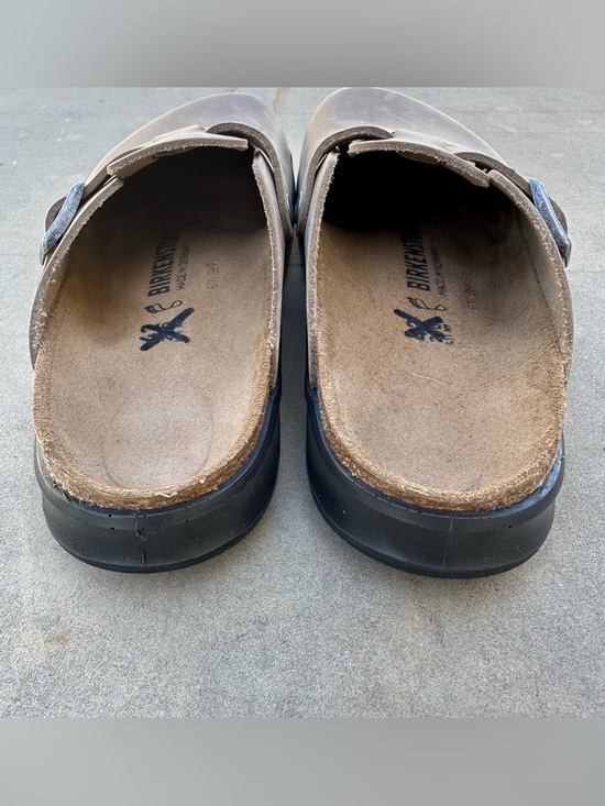 tobacco brown boston clogs Birkenstock The Boston boasts of the identical comfort of the Arizona in either the classic or soft footbed Birkenstock Boston Crosstown Oiled Leather